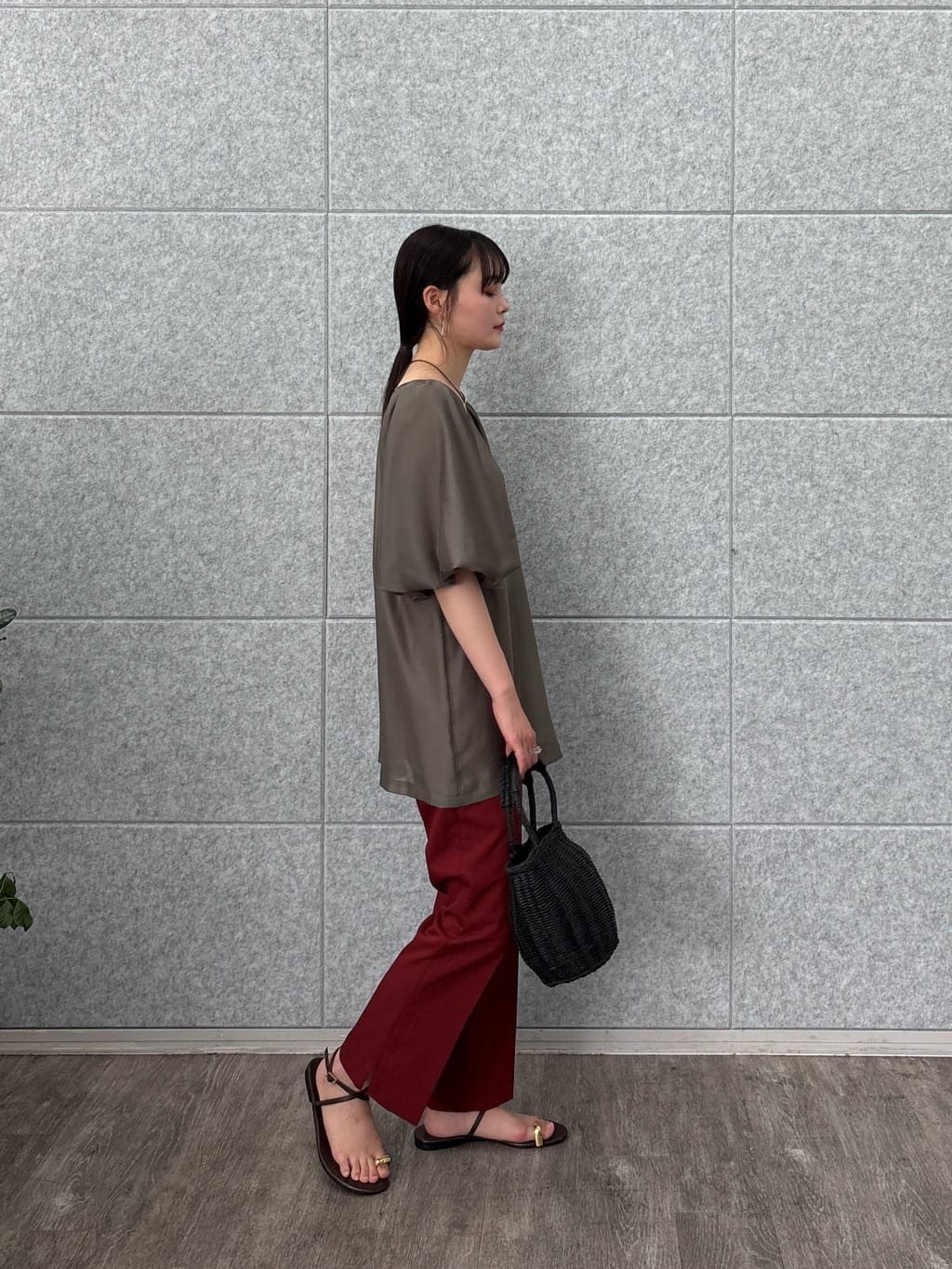 akiさんの「INDIVI｜ボリュームスリーブブラウス」を使ったコーディネート