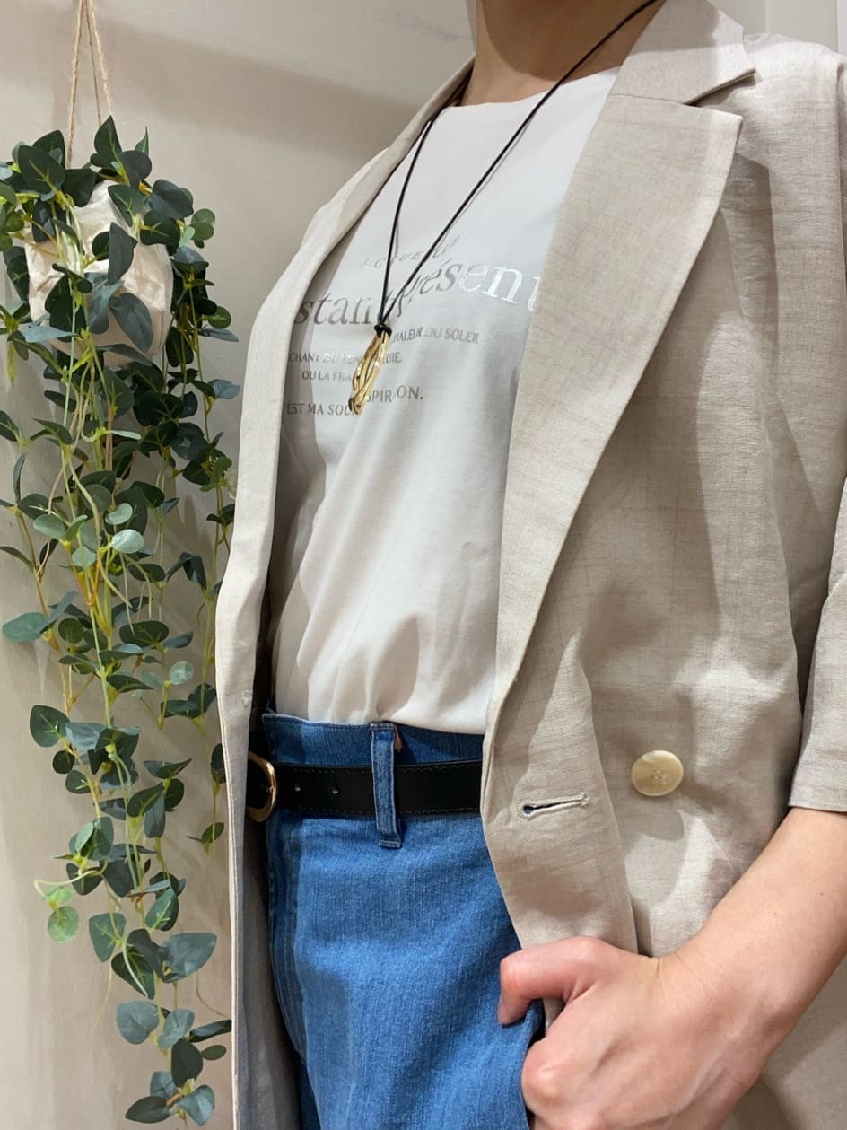 まなしぃさんの「grove｜軽やかに羽織れて、きちんと見え ハーフスリーブテーラードジャケット」を使ったコーディネート