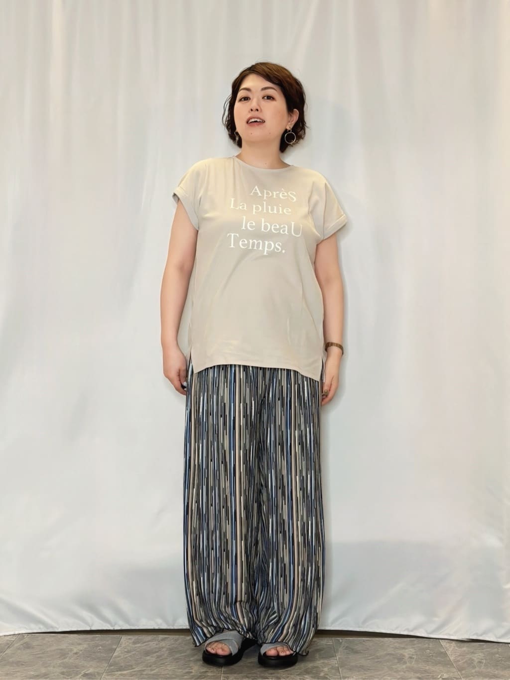 たみさんの「SHOO･LA･RUE｜ゆるっと感がこなれ見え ワッシャーシアー半袖シャツ」を使ったコーディネート