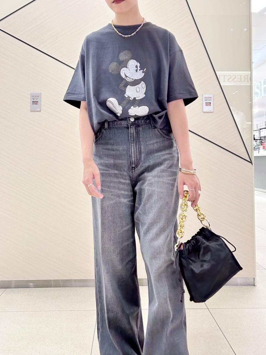 OCHIAIさんの「DRESSTERIOR｜ヴィンテージ加工ワイドデニムパンツ」を使ったコーディネート