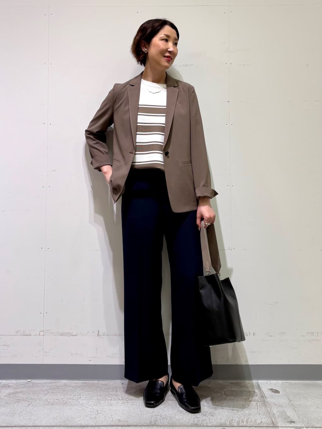 yuriさんの「INDIVI｜【洗える／UVケア／SETUP可能】ウール調ワイドパンツ」を使ったコーディネート
