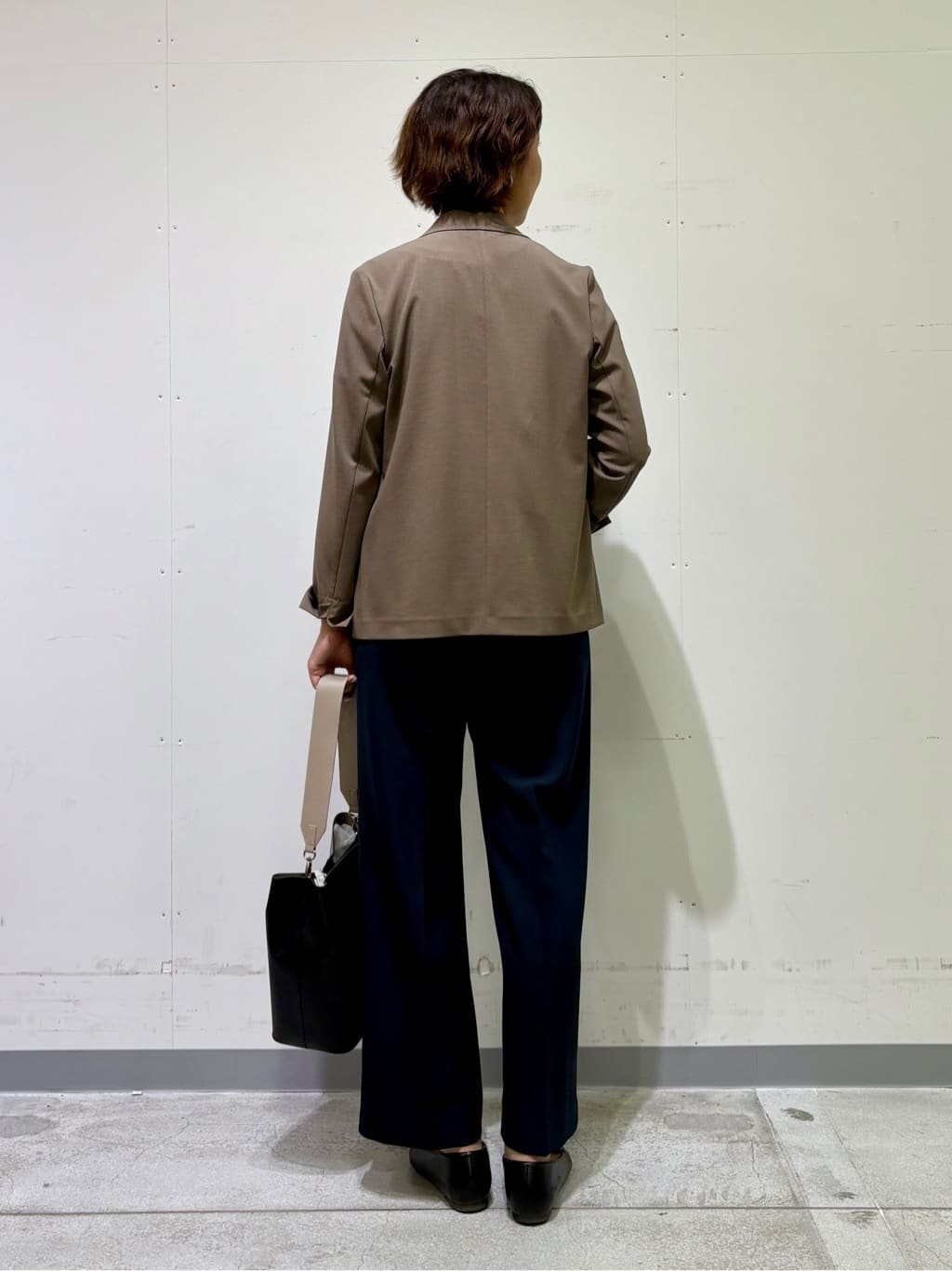yuriさんの「INDIVI｜【洗える／UVケア／SETUP可能】ウール調ワイドパンツ」を使ったコーディネート