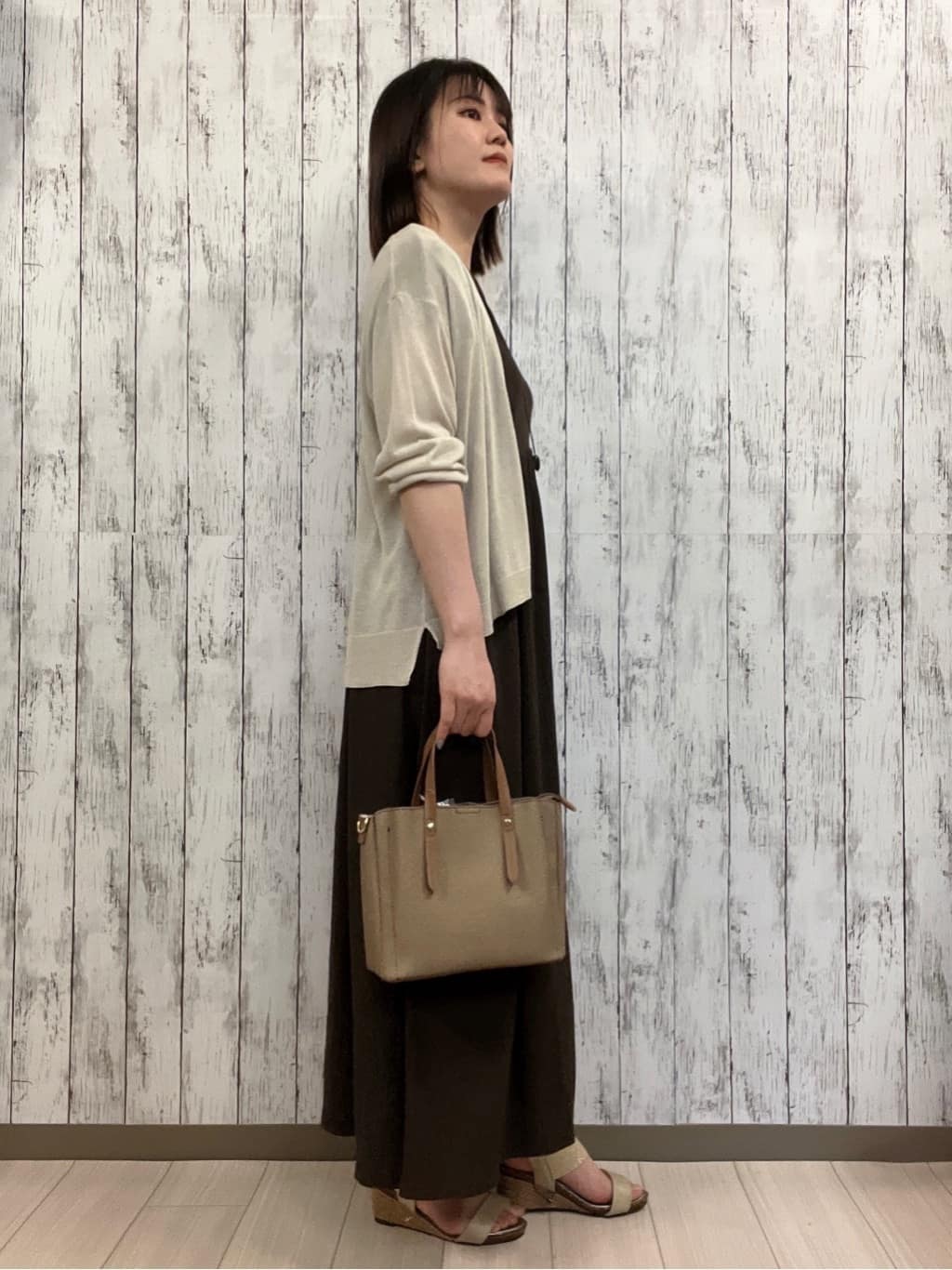 シカさんの「SHOO･LA･RUE｜【前後2WAY】さらりと大人上品に 楊柳フレンチワンピース」を使ったコーディネート