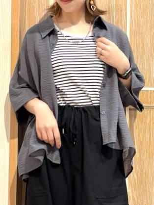 meiさんの「SHOO･LA･RUE｜ゆるっと感がこなれ見え ワッシャーシアー半袖シャツ」を使ったコーディネート