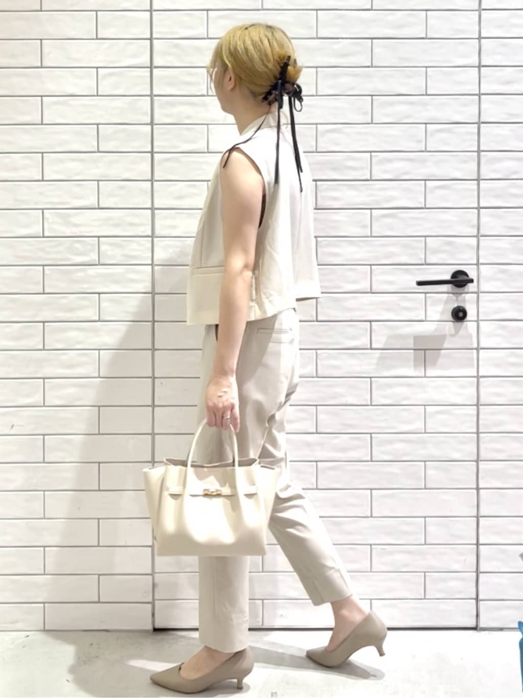 しおりさんの「OPAQUE.CLIP｜ショートテーラードジレ【接触冷感／洗濯機洗い可】」を使ったコーディネート