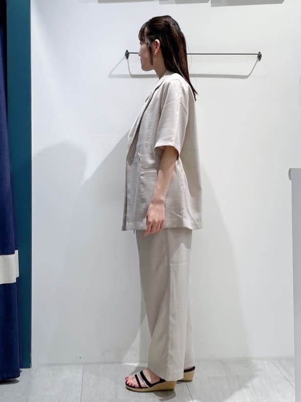 haruさんの「grove｜軽やかに羽織れて、きちんと見え ハーフスリーブテーラードジャケット」を使ったコーディネート