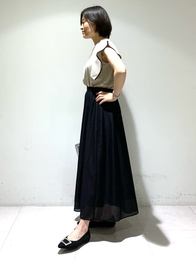 ちーさんの「UNTITLED｜【後ろウエストゴム/洗える】シアーフレアースカート」を使ったコーディネート