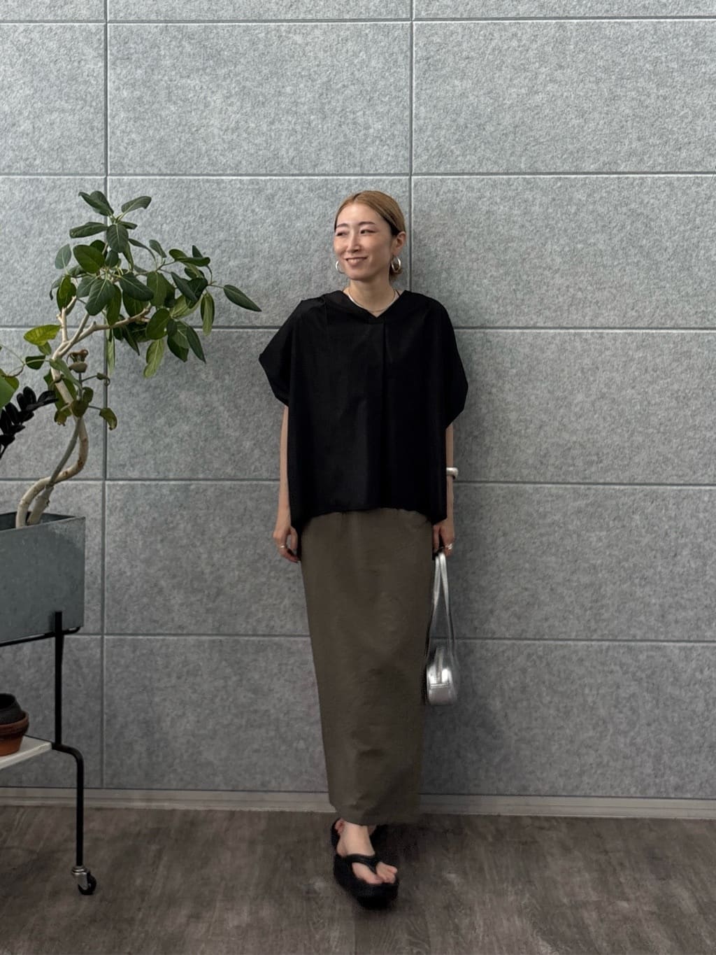 kotakiさんの「INDIVI｜スリーブレスタックブラウス」を使ったコーディネート