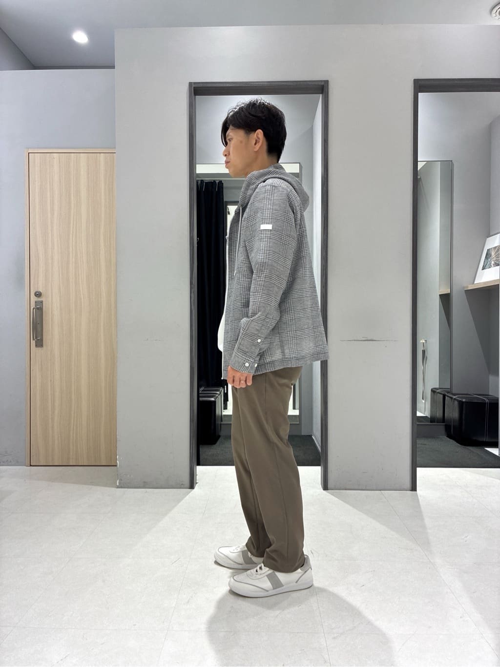 わいずみさんの「TAKEO KIKUCHI｜【抗菌防臭／5サイズ展開】ハイゲージポンチ Tシャツ」を使ったコーディネート