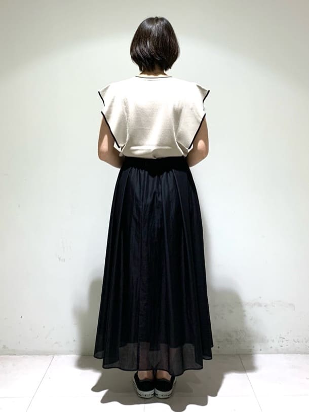 ちーさんの「UNTITLED｜【後ろウエストゴム/洗える】シアーフレアースカート」を使ったコーディネート