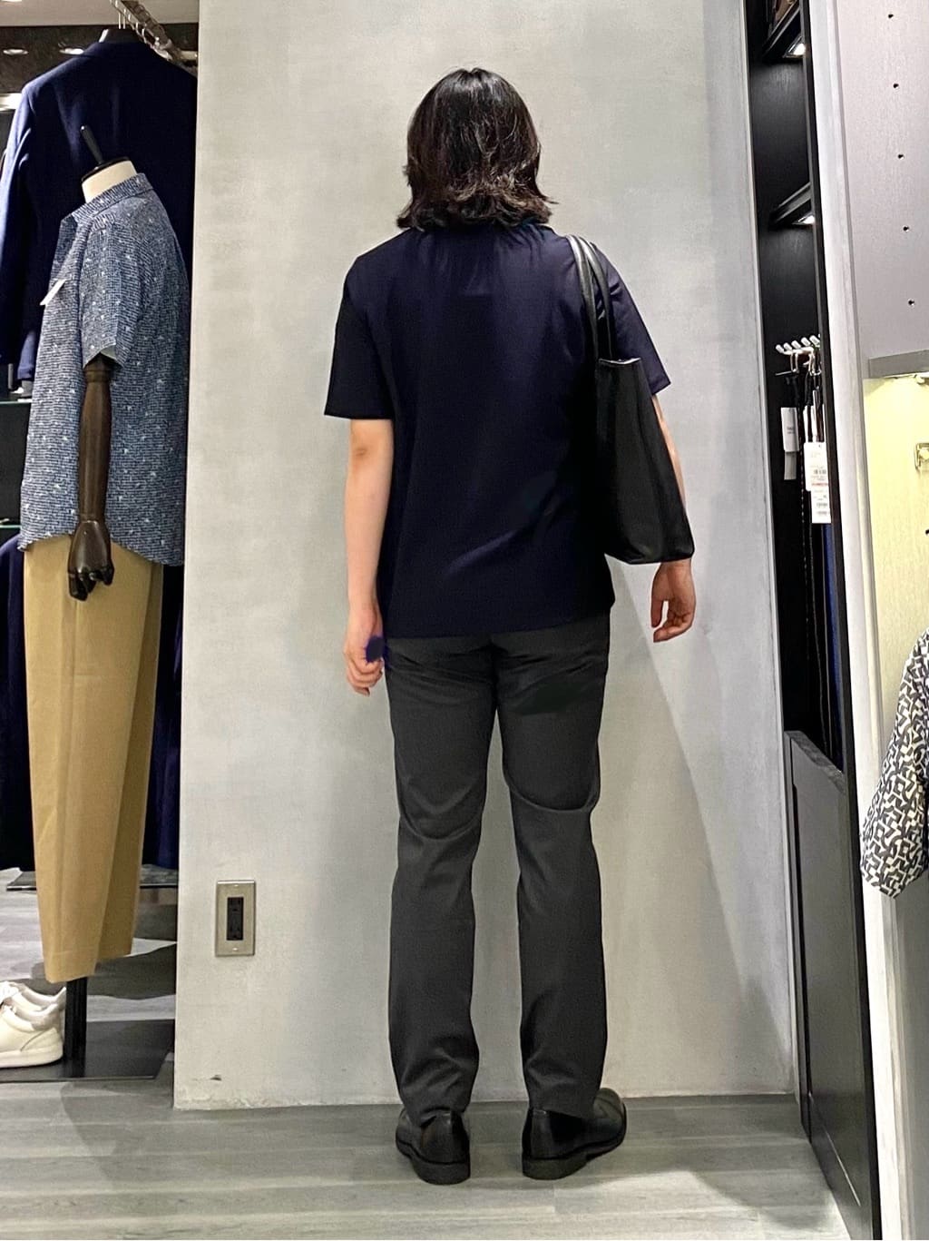 nishiさんの「TAKEO KIKUCHI｜【全7サイズ&times;8色展開！】トップマルチヘリンボン パンツ」を使ったコーディネート