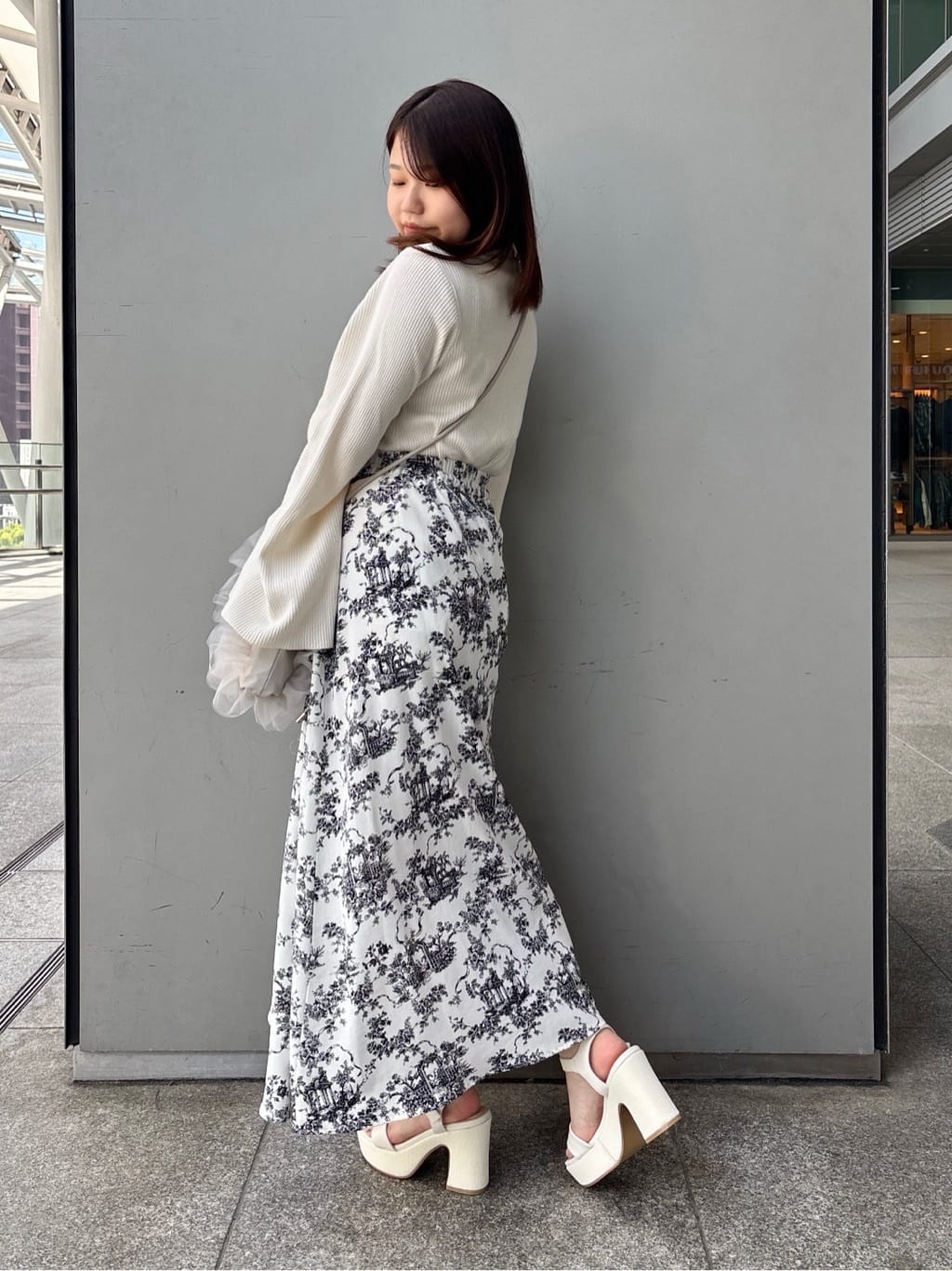 まっきーさんの「ESPERANZA｜アンクルベルトサンダル」を使ったコーディネート
