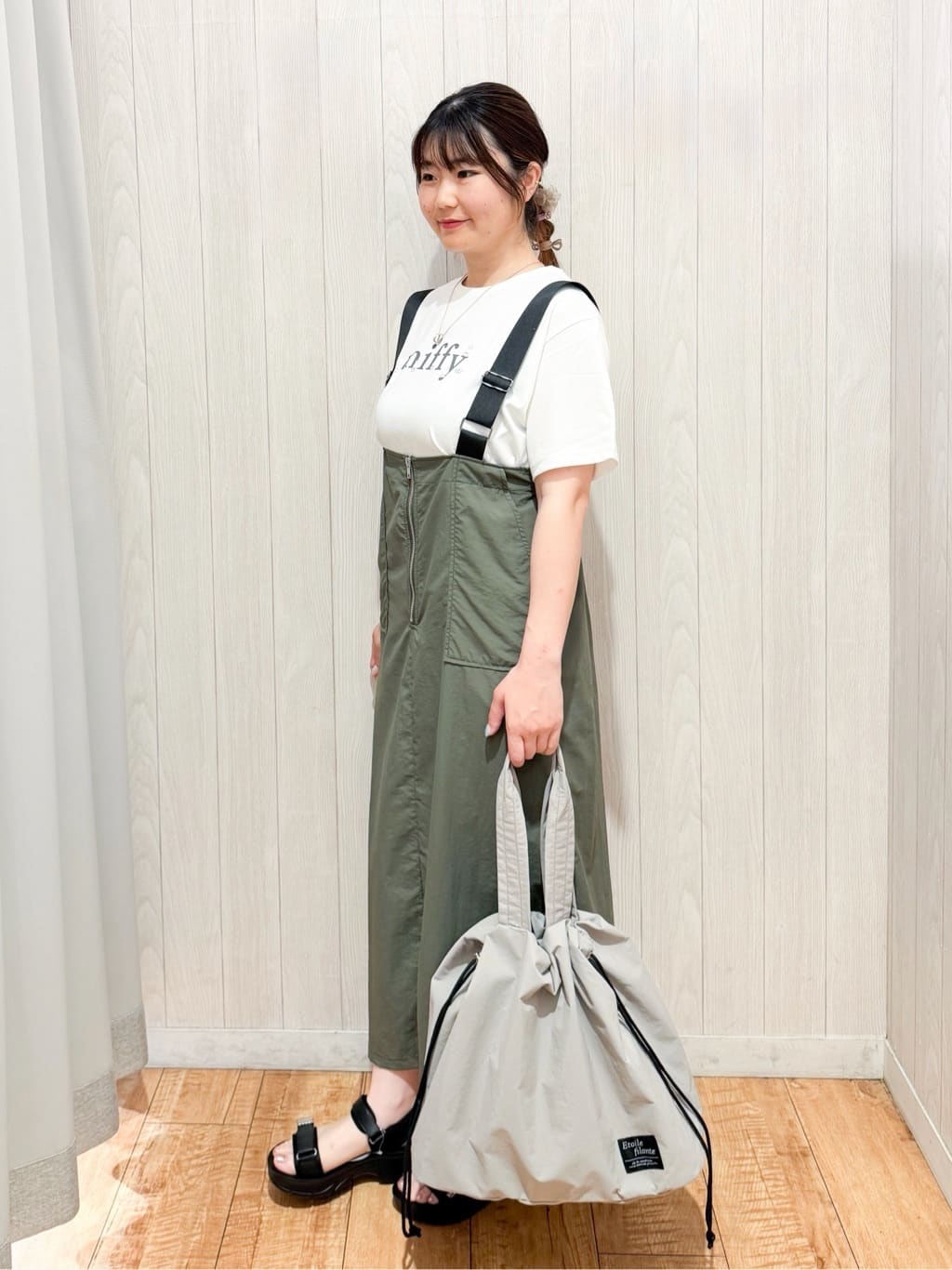 愛さんの「SHOO･LA･RUE｜【miffy】グラフィックTシャツ」を使ったコーディネート