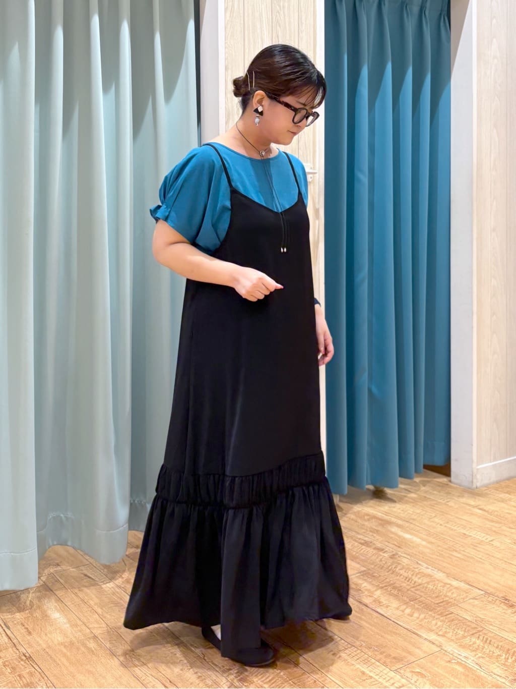 砂糖さんの「SHOO･LA･RUE｜【S-LL/UV/プチプラ】お袖タックで好印象 デザインTシャツ」を使ったコーディネート