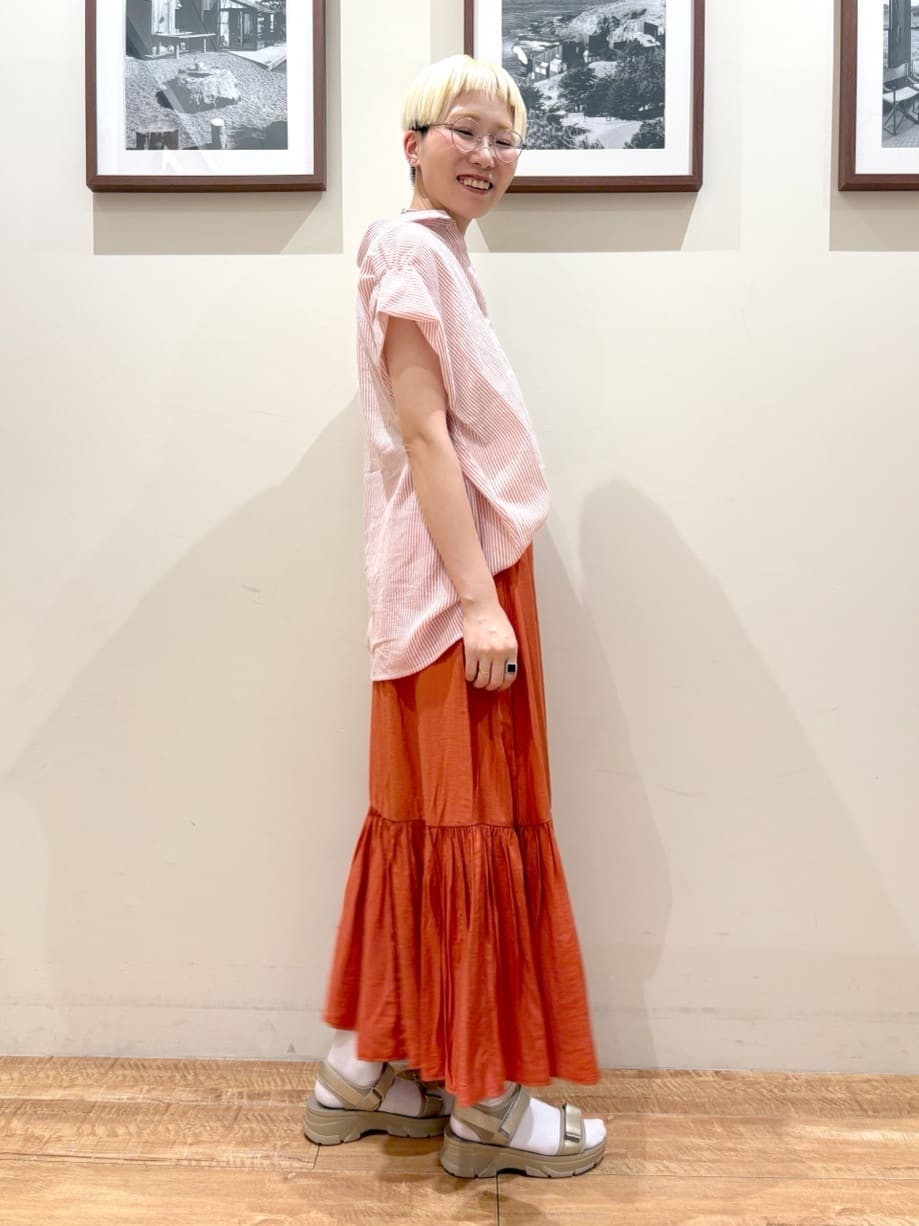 Ayumiさんの「SHOO･LA･RUE｜麻調ティアードスカート」を使ったコーディネート