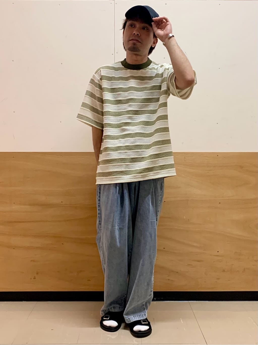MATUさんの「THE SHOP TK｜変形ボーダー半袖Tシャツ【洗濯機OK】」を使ったコーディネート