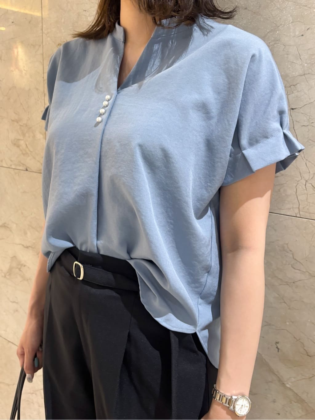 このかさんの「index｜《7色展開／XS-LLサイズ》タックスリーブスキッパーブラウス【洗濯機洗い可／吸水速乾／抗ピル／防シ」を使ったコーディネート