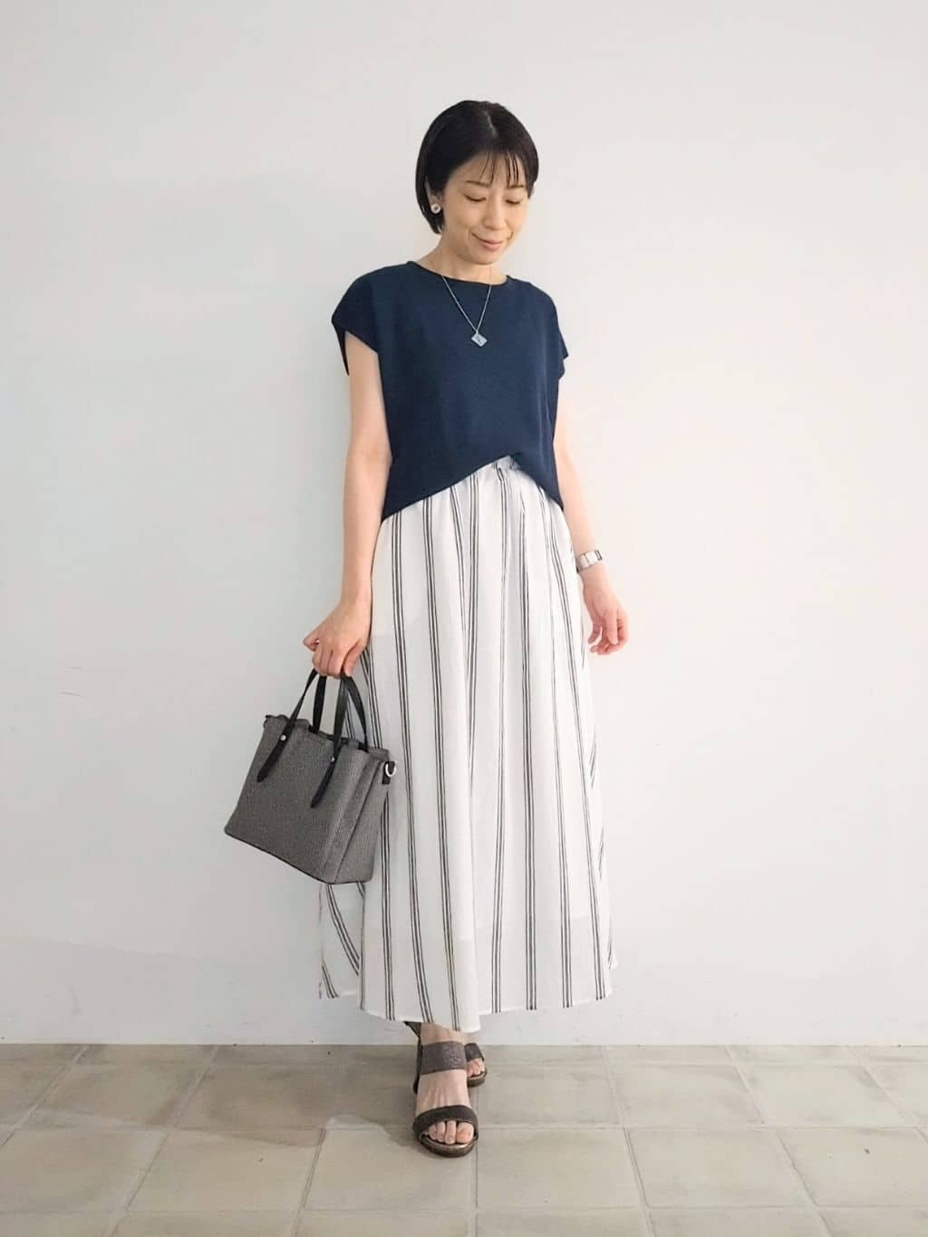 miomioさんの「SHOO･LA･RUE｜【洗える/S-LL/ひんやり】さらりと好印象　総針フレンチスリーブニット」を使ったコーディネート