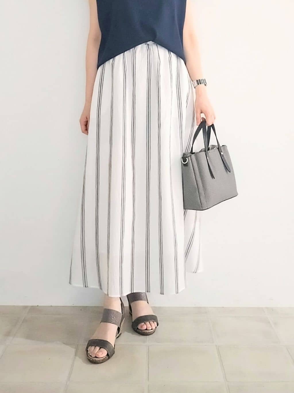 miomioさんの「SHOO･LA･RUE｜【洗える/S-LL/ひんやり】さらりと好印象　総針フレンチスリーブニット」を使ったコーディネート
