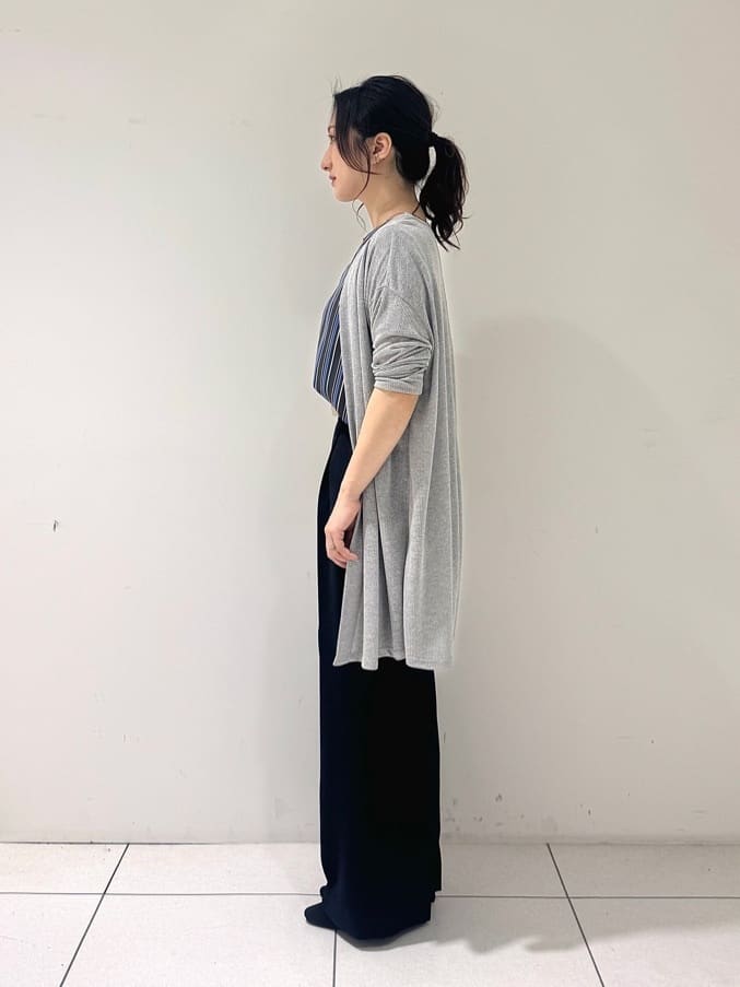 そんさんの「INDIVI｜【洗える／シアーストライプ】ロング丈着流しカーディガン」を使ったコーディネート