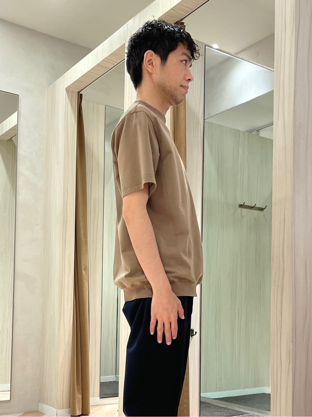 URAさんの「TAKEO KIKUCHI｜【抗菌防臭／5サイズ展開】ハイゲージポンチ Tシャツ」を使ったコーディネート