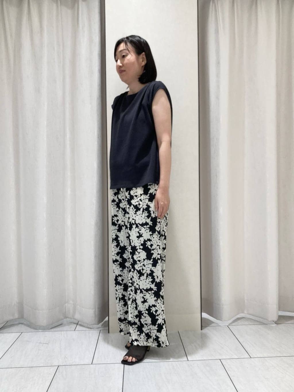 わたなべさんの「UNTITLED｜【ジャージ素材】インナードッキングシアーカットソー」を使ったコーディネート
