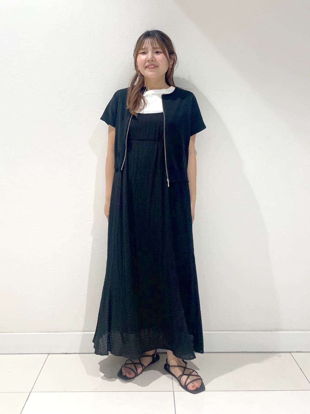 YUUKIさんの「INDIVI｜◆【洗える】ブルゾン風ジップニットベスト」を使ったコーディネート