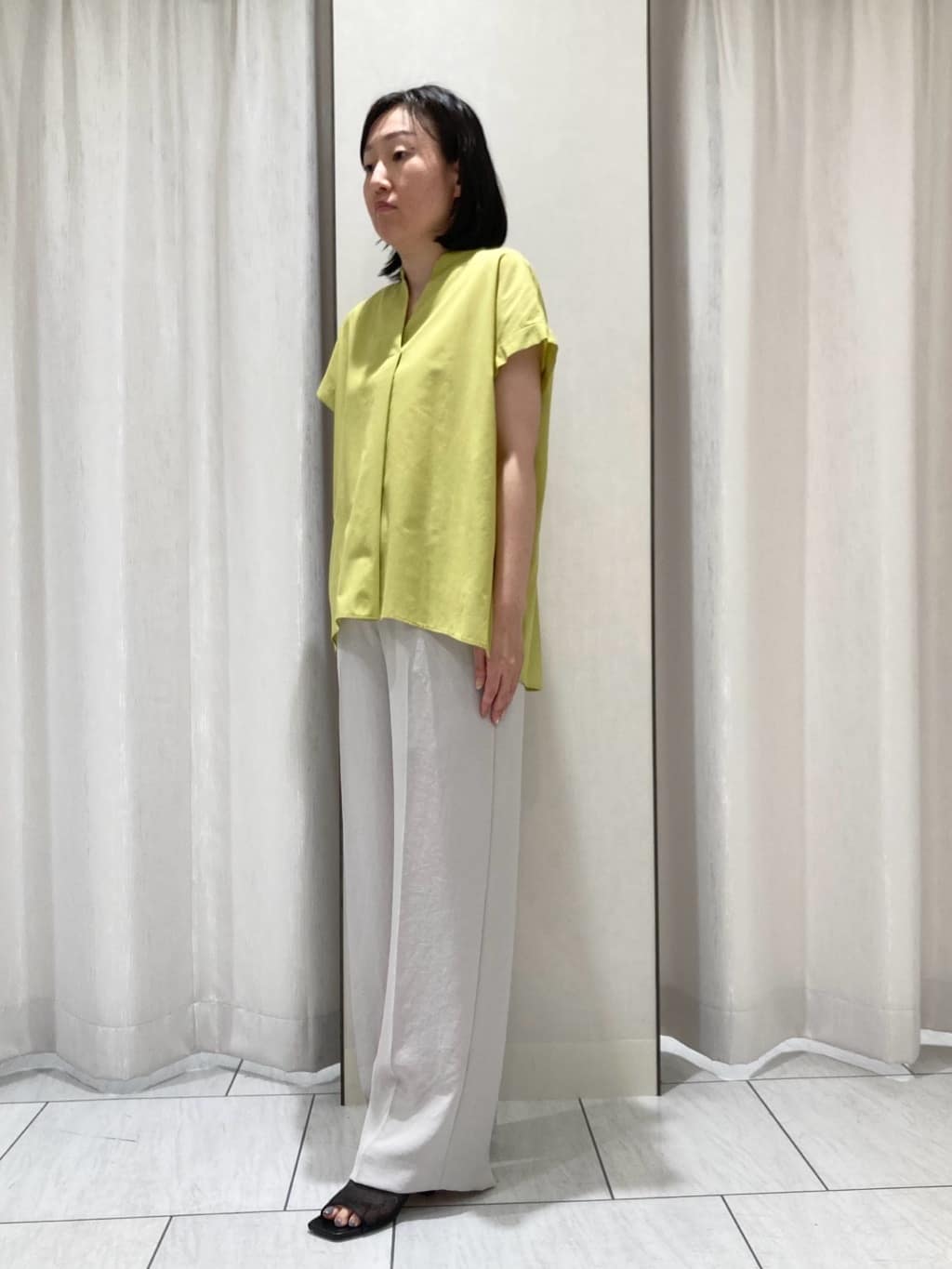 わたなべさんの「UNTITLED｜【洗える/スキッパー】フレンチスリーブシアーブラウス」を使ったコーディネート