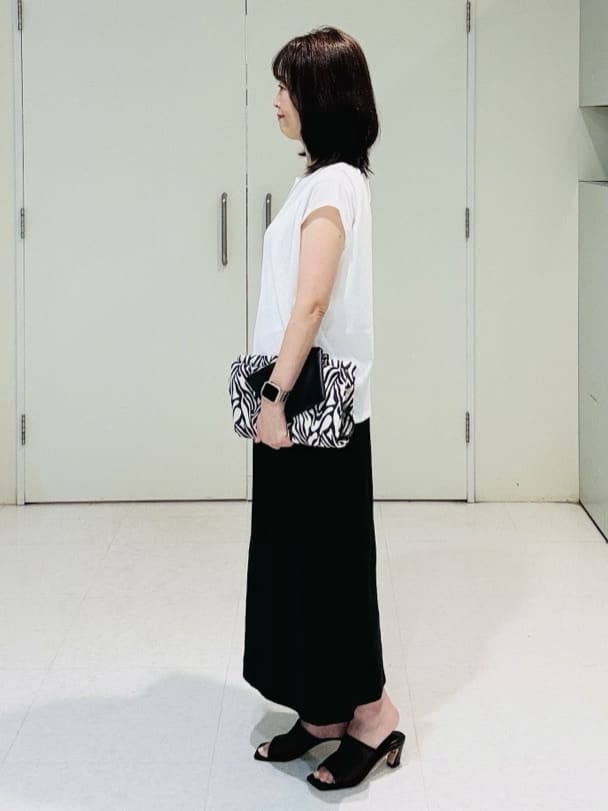 makiさんの「UNTITLED｜【ジャージ素材】インナードッキングシアーカットソー」を使ったコーディネート