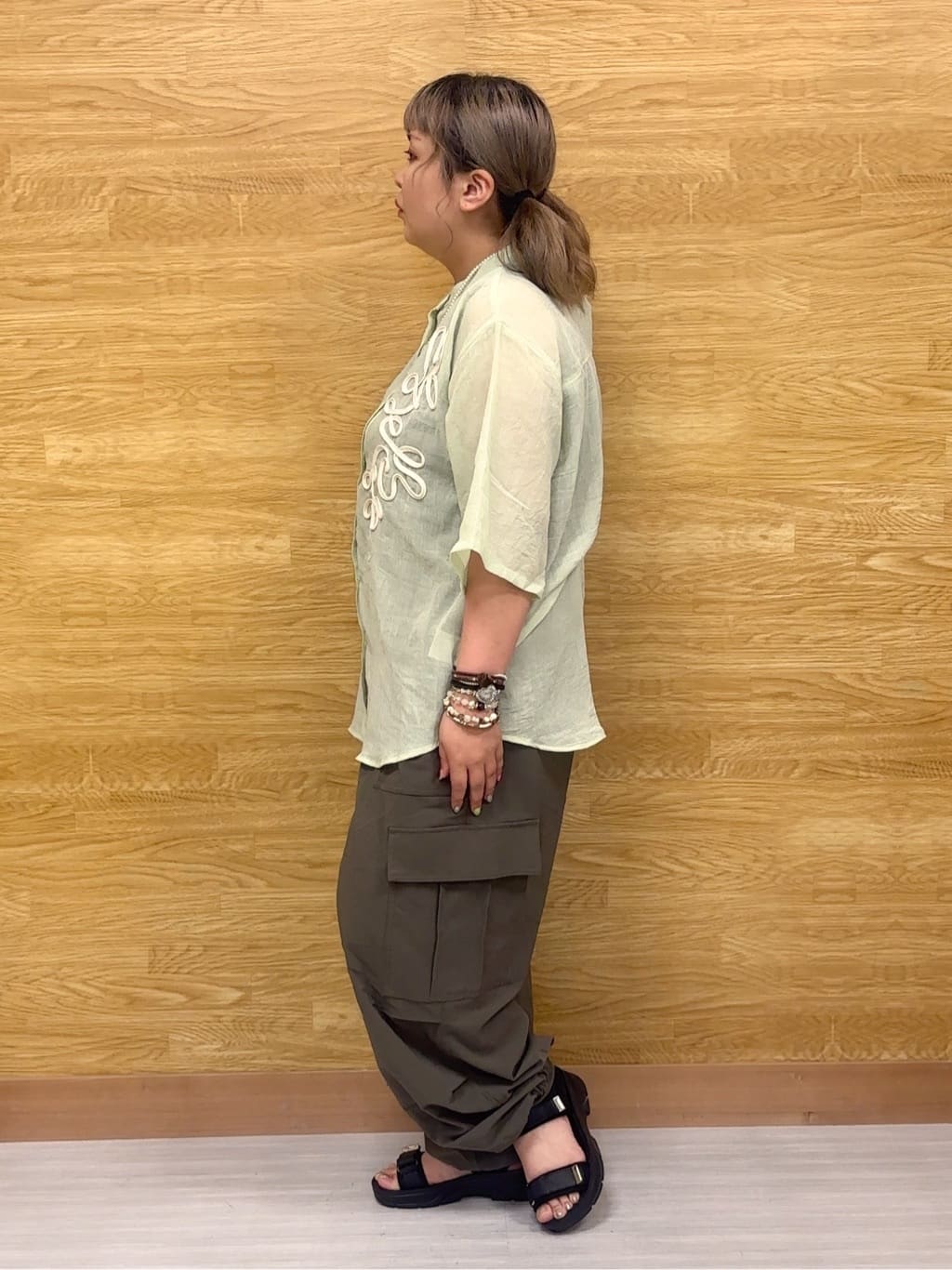 ぁむさんの「SHOO･LA･RUE｜【S-LL】一枚で着映え コード刺繍シャツ」を使ったコーディネート