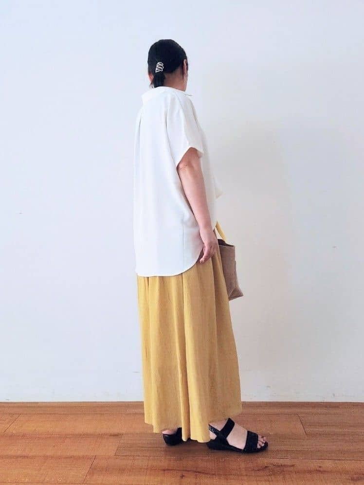 くまさんの「SHOO･LA･RUE｜【洗える/S-LL/プチプラ】さらっとすっきりきれい見え スキッパーブラウス」を使ったコーディネート