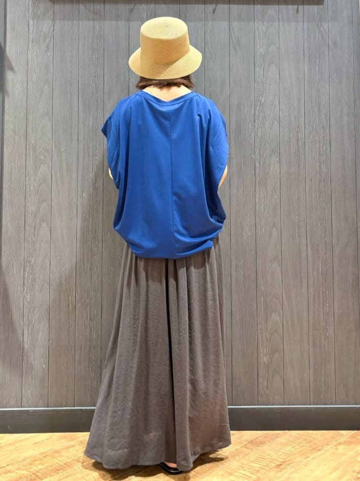 meiさんの「SHOO･LA･RUE｜【S-LL/ひんやり/UV】二の腕をきれいにカバー ショルダータックトップス」を使ったコーディネート