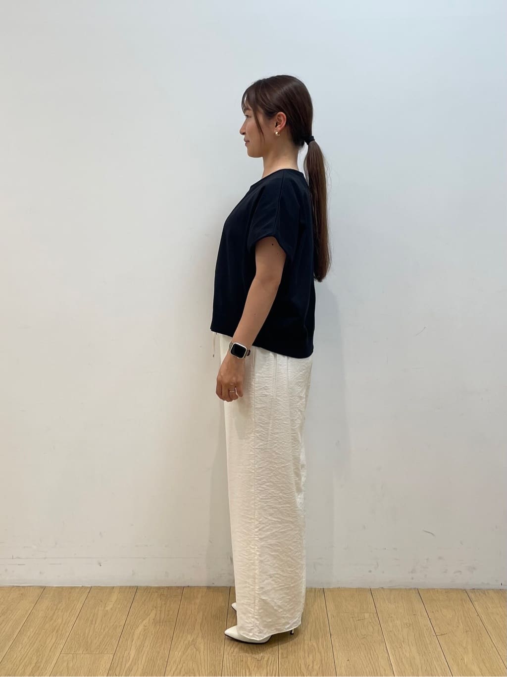 maiさんの「INDIVI｜【洗える／UVケア／SETUP可能】ドロストワイドパンツ」を使ったコーディネート