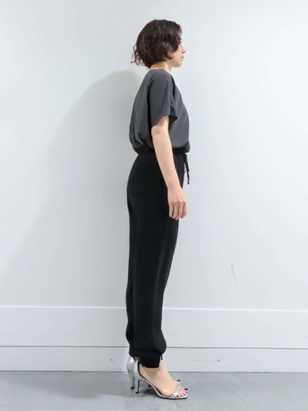 ミズタさんの「UNTITLED｜【接触冷感/洗える】Vネックコットンプルオーバー」を使ったコーディネート