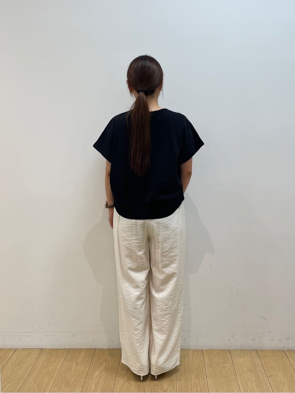 maiさんの「INDIVI｜【洗える／UVケア／SETUP可能】ドロストワイドパンツ」を使ったコーディネート