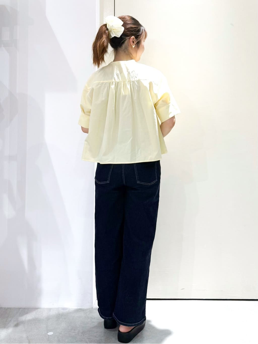 sayaさんの「OPAQUE.CLIP｜ピンタックフレアシャツ【洗濯機洗い可】」を使ったコーディネート