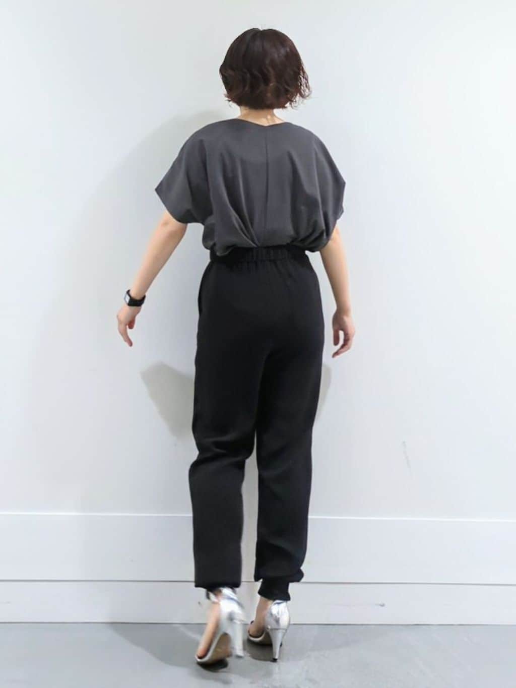 ミズタさんの「UNTITLED｜【接触冷感/洗える】Vネックコットンプルオーバー」を使ったコーディネート