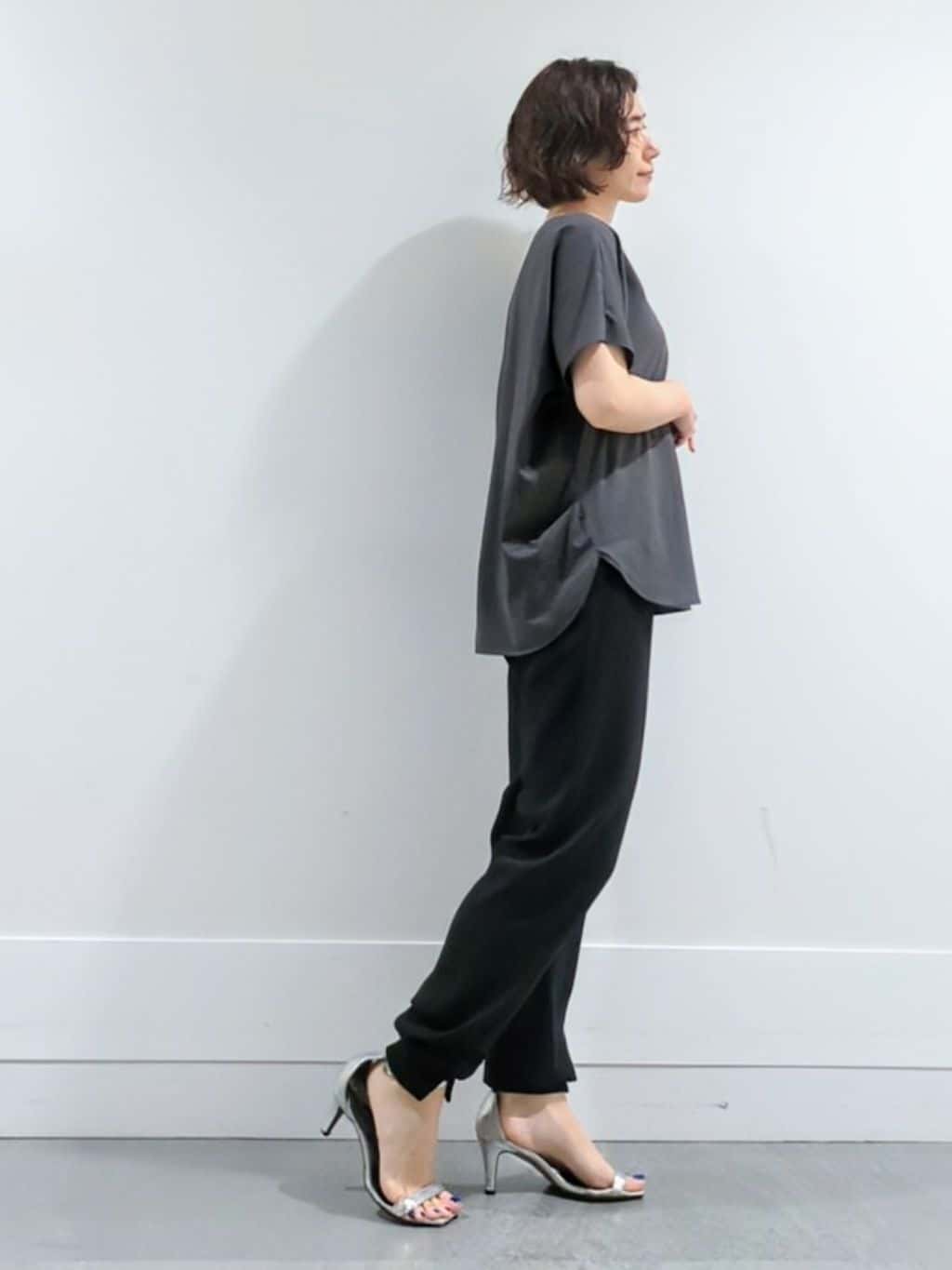 ミズタさんの「UNTITLED｜【接触冷感/洗える】Vネックコットンプルオーバー」を使ったコーディネート