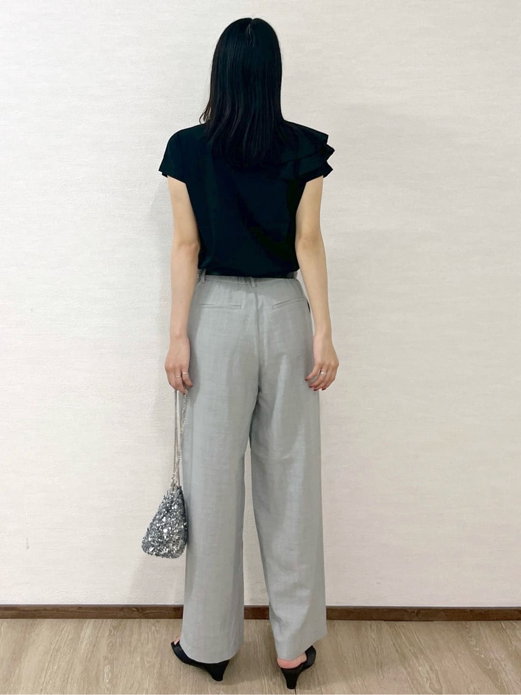 sachikoさんの「OPAQUE.CLIP｜ショルダーフリルドッキングカットソー【洗濯機洗い可】」を使ったコーディネート