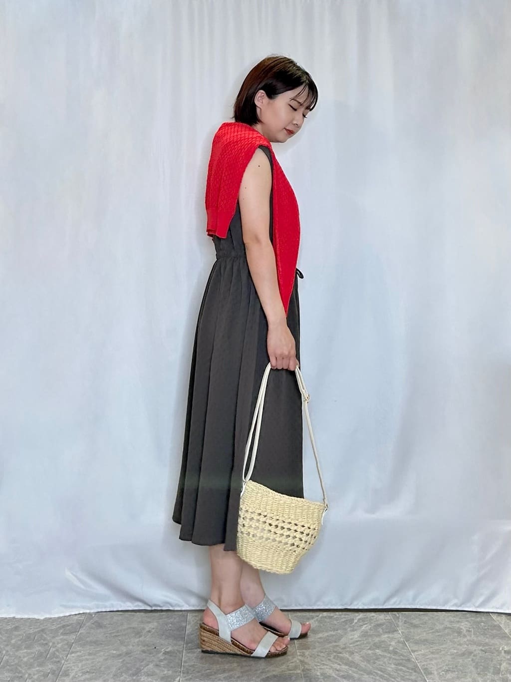 ネリさんの「SHOO･LA･RUE｜【S-LL】透かし編みが大人上品 マルチボタンニットカーディガン」を使ったコーディネート