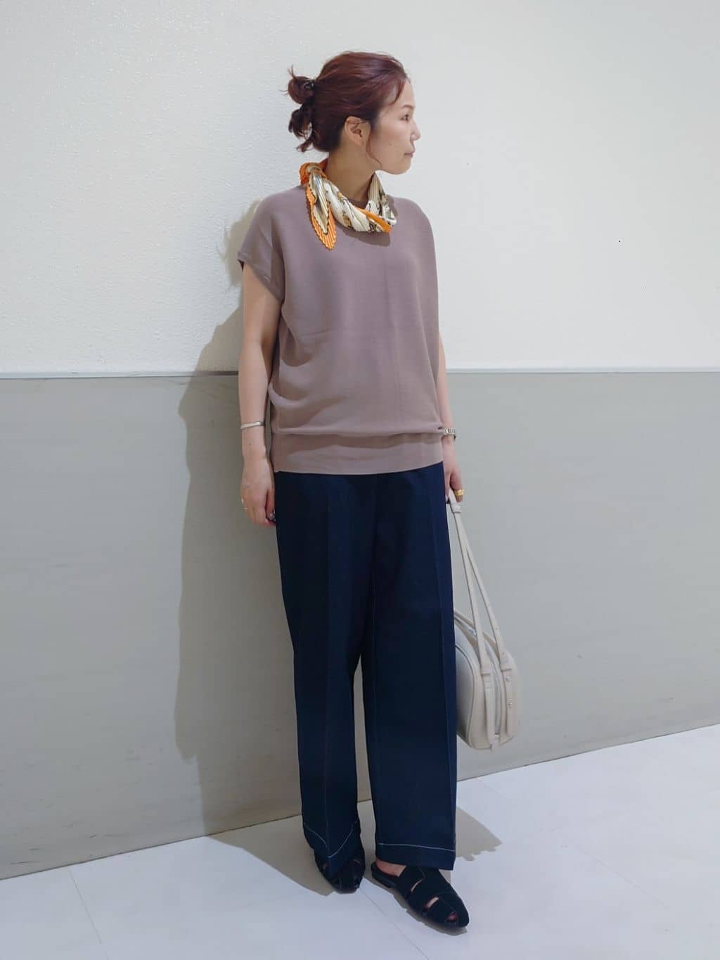maruさんの「THE SHOP TK｜【6色展開】さらさらフレンチニット【毛玉になりにくい/洗濯機OK】」を使ったコーディネート