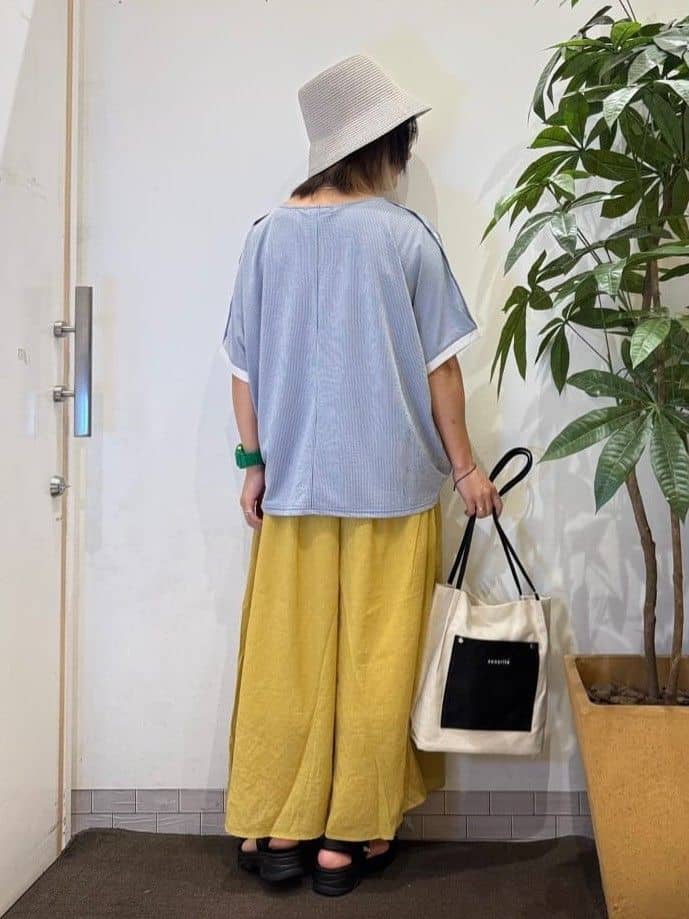 misakiさんの「SHOO･LA･RUE｜【ひんやり/UV】高気温でも快適に インせず決まるドルマントップス」を使ったコーディネート