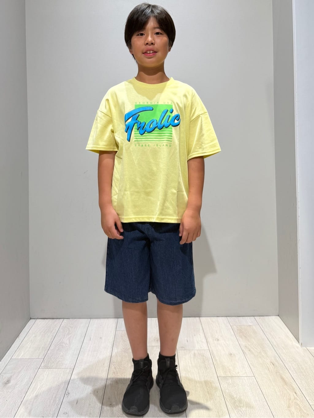 kuboさんの「THE SHOP TK｜【110－160】レトロロゴTシャツ/洗濯機OK」を使ったコーディネート