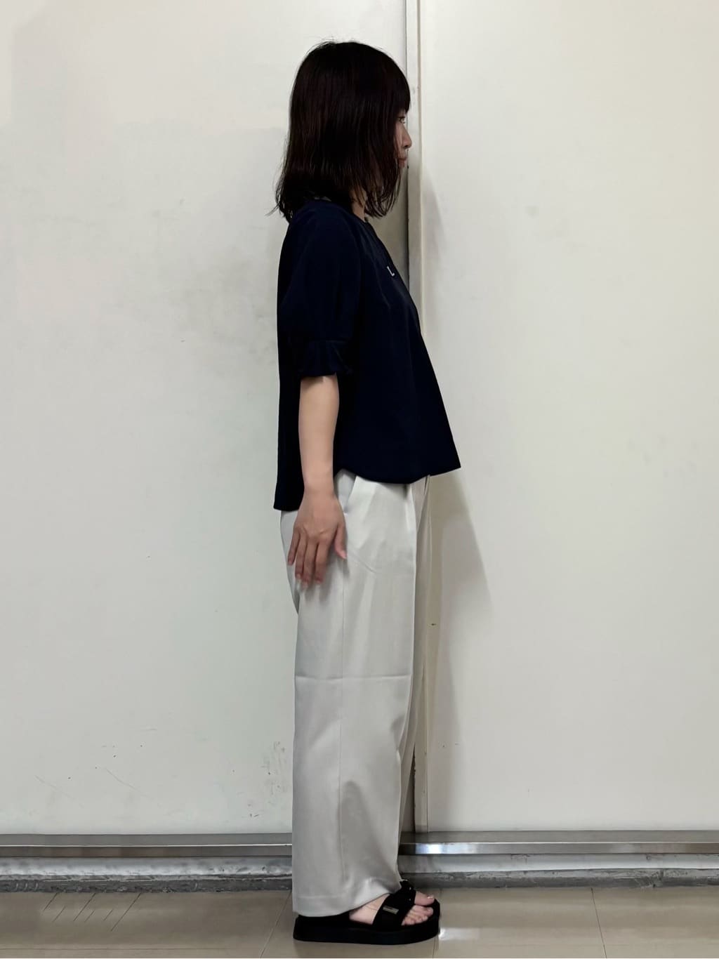 やまさんの「OPAQUE.CLIP｜《8色展開／XS-LLサイズ》タックパフスリーブブラウス【洗濯機洗い可／吸水速乾／防シワ／抗ピル】」を使ったコーディネート