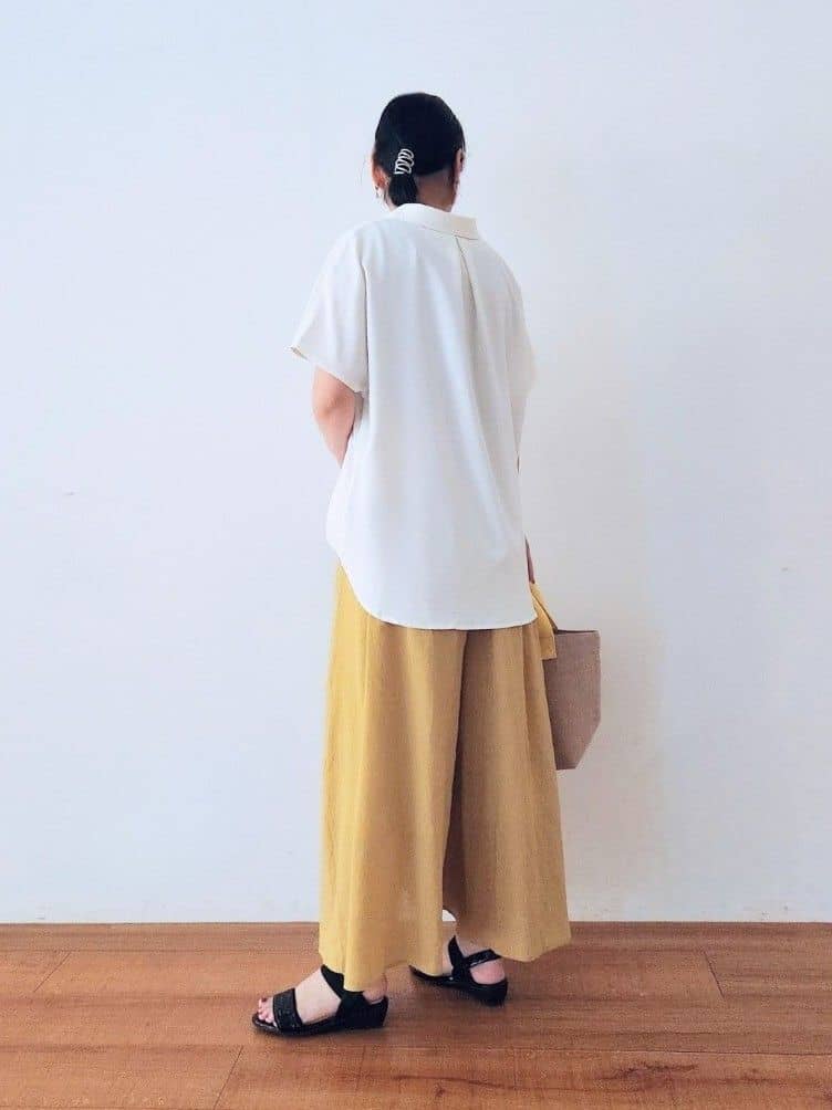 くまさんの「SHOO･LA･RUE｜【洗える/S-LL/プチプラ】さらっとすっきりきれい見え スキッパーブラウス」を使ったコーディネート