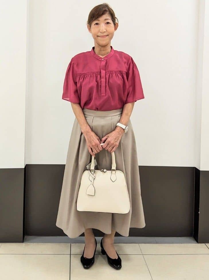 だんごさんの「Reflect｜【選べる5色◎／マシンウォッシュ可】シャーリングデザインブラウス」を使ったコーディネート