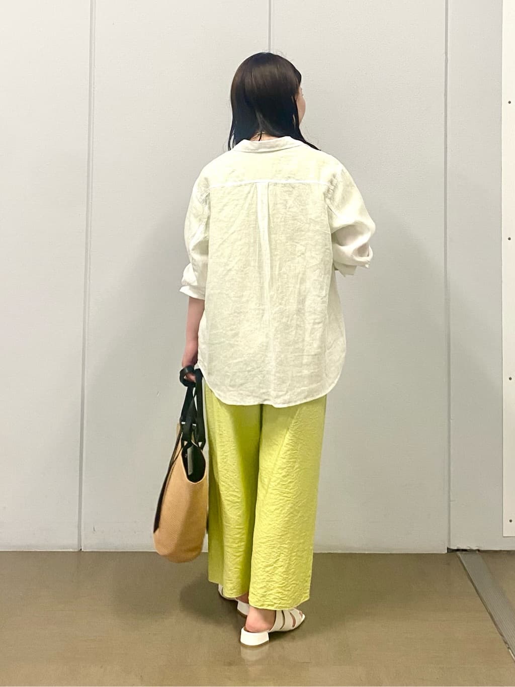 misakiさんの「INDIVI｜【洗える／UVケア／SETUP可能】ドロストワイドパンツ」を使ったコーディネート
