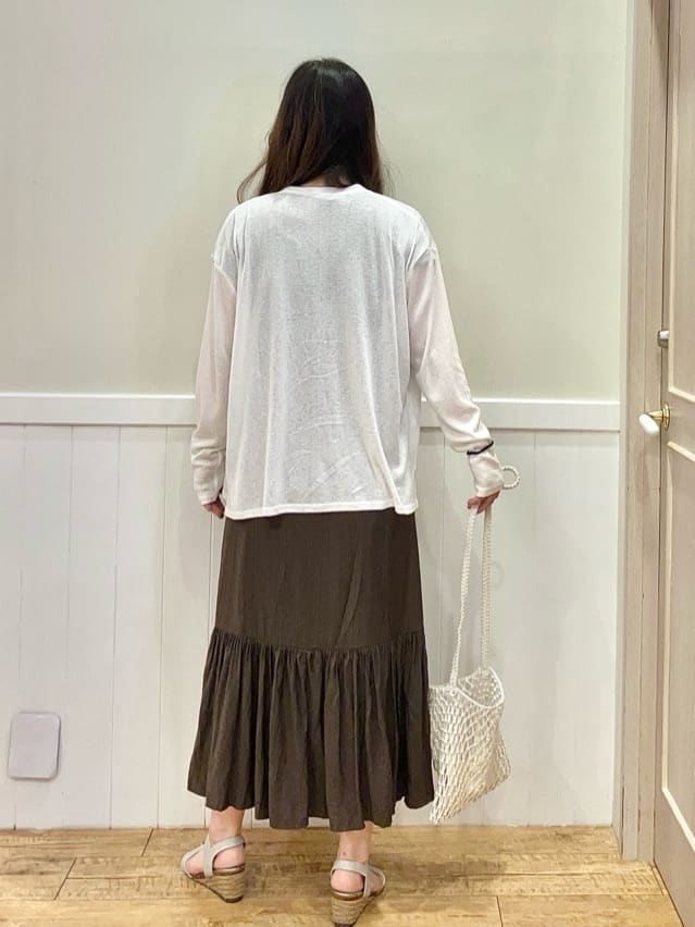 FUJIさんの「SHOO･LA･RUE｜【S-LL/ひんやり/UV】手の甲まで隠れる トッパーカーディガン」を使ったコーディネート