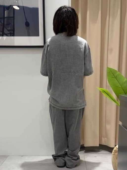 はさんの「THE SHOP TK｜ライトデニム半袖Tシャツ【洗濯機OK】」を使ったコーディネート