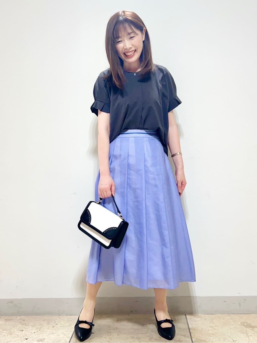yuさんの「Reflect｜Vネックジャージカットソー」を使ったコーディネート